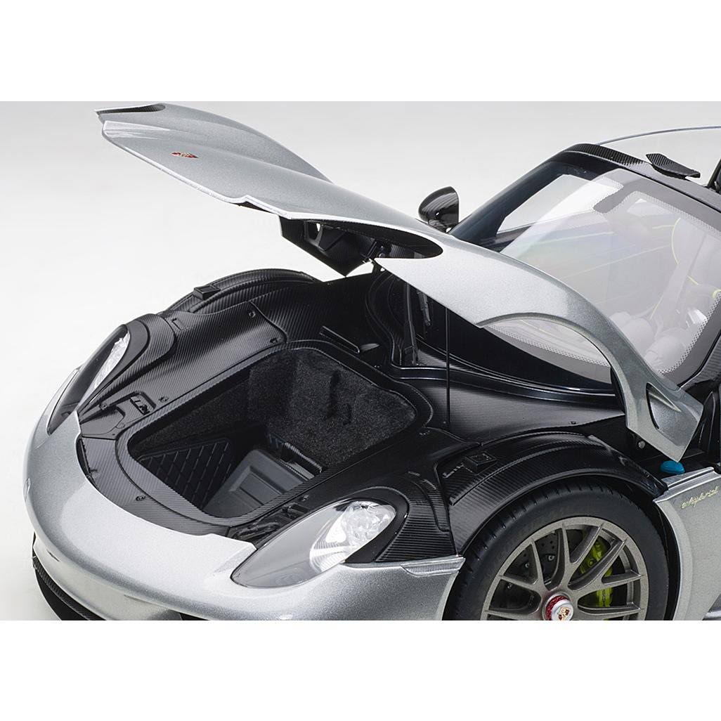 Silver 1/12 Model Car Q264693