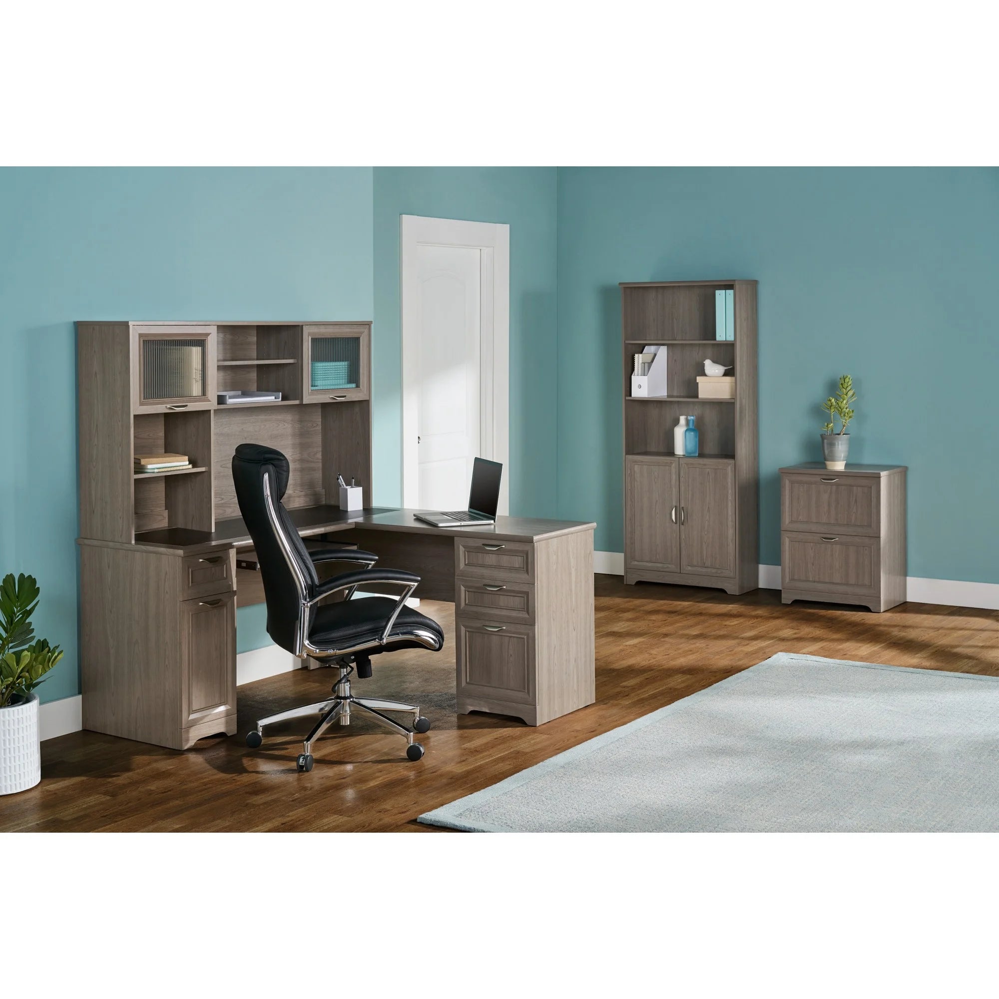 Gray Hutch A7682